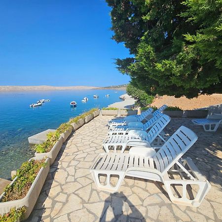 Beachfront Apartments Anita With Pool Karlobag Bagian luar foto
