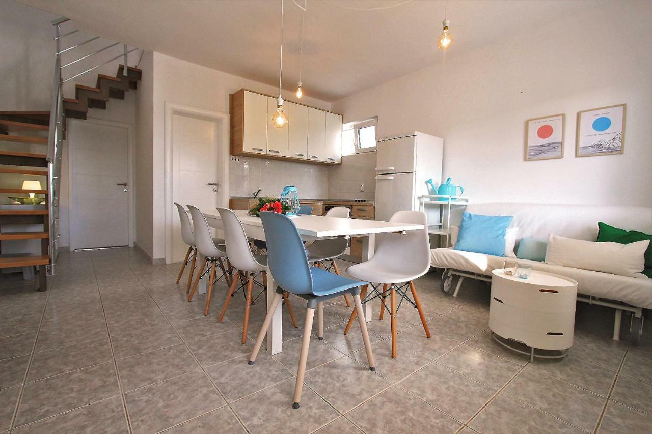 Beachfront Apartments Anita With Pool Karlobag Bagian luar foto