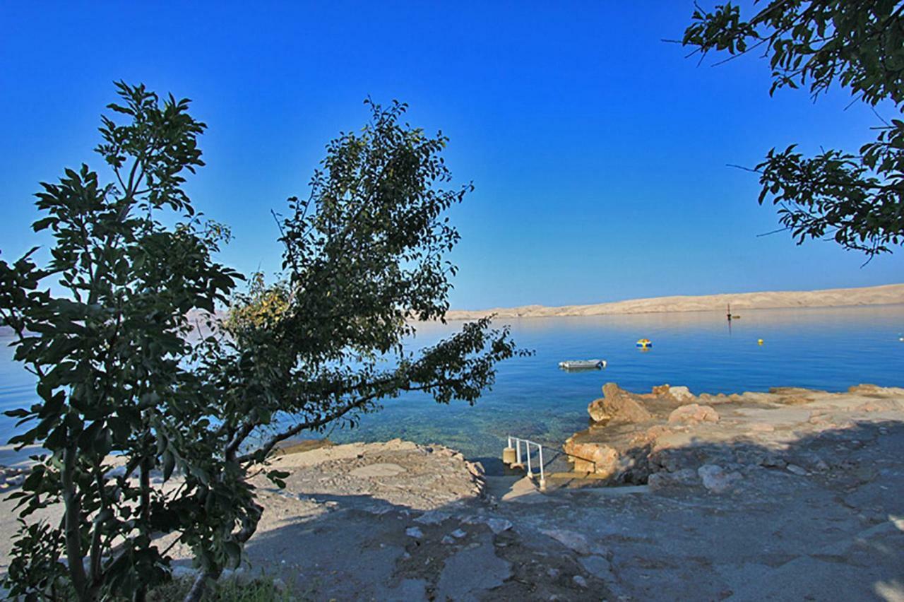 Beachfront Apartments Anita With Pool Karlobag Bagian luar foto