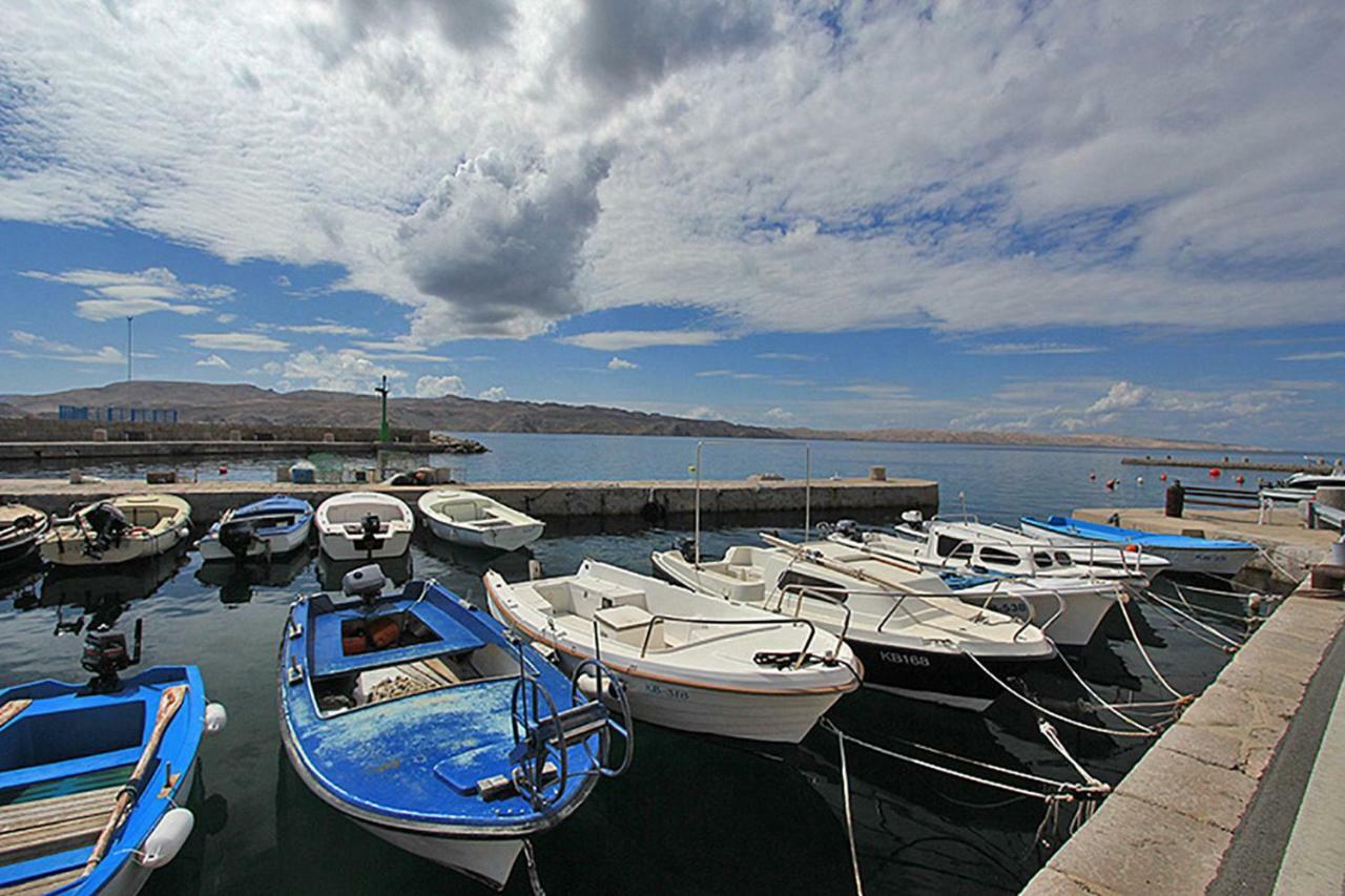 Beachfront Apartments Anita With Pool Karlobag Bagian luar foto
