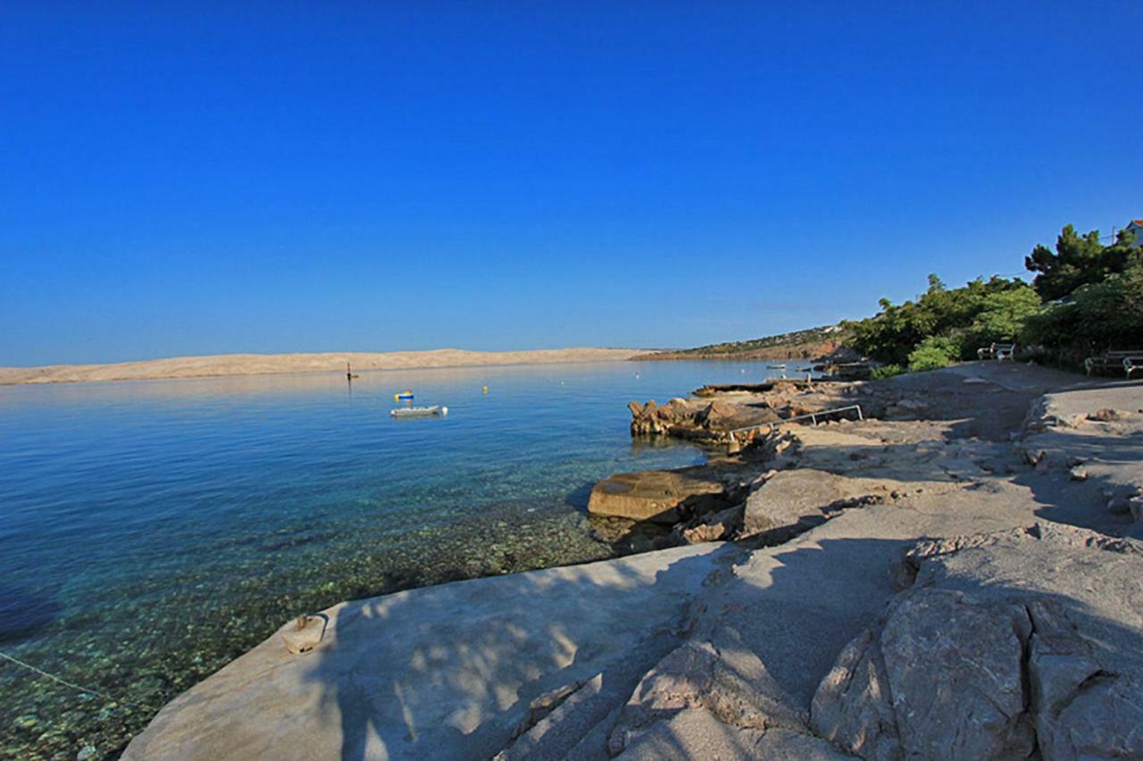 Beachfront Apartments Anita With Pool Karlobag Bagian luar foto