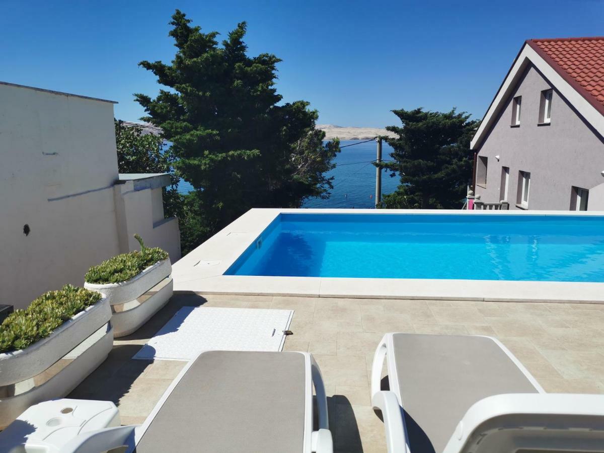 Beachfront Apartments Anita With Pool Karlobag Bagian luar foto