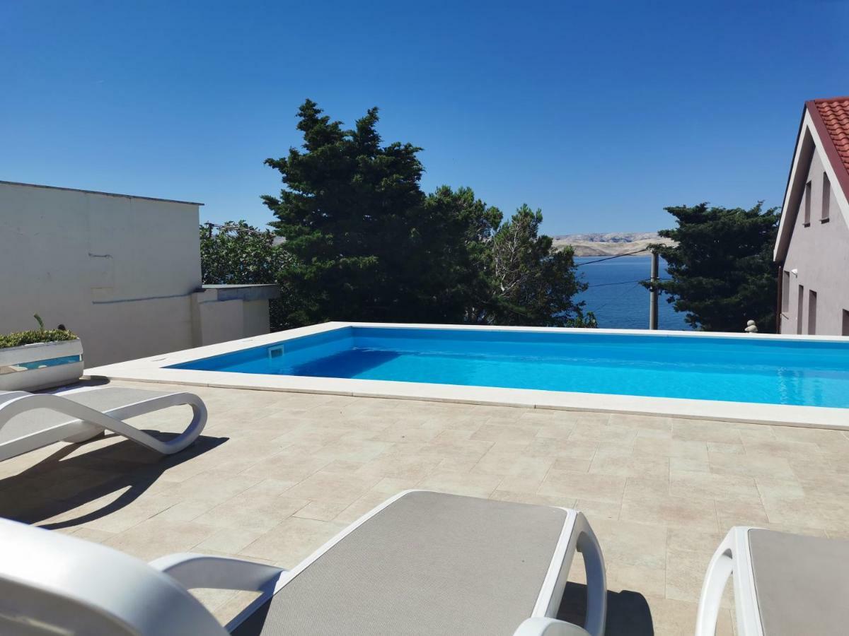 Beachfront Apartments Anita With Pool Karlobag Bagian luar foto