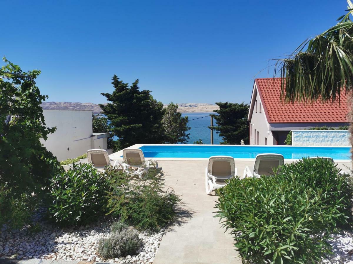 Beachfront Apartments Anita With Pool Karlobag Bagian luar foto