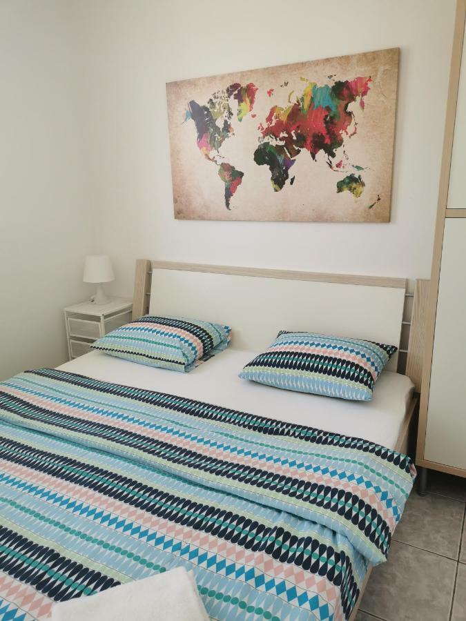 Beachfront Apartments Anita With Pool Karlobag Bagian luar foto