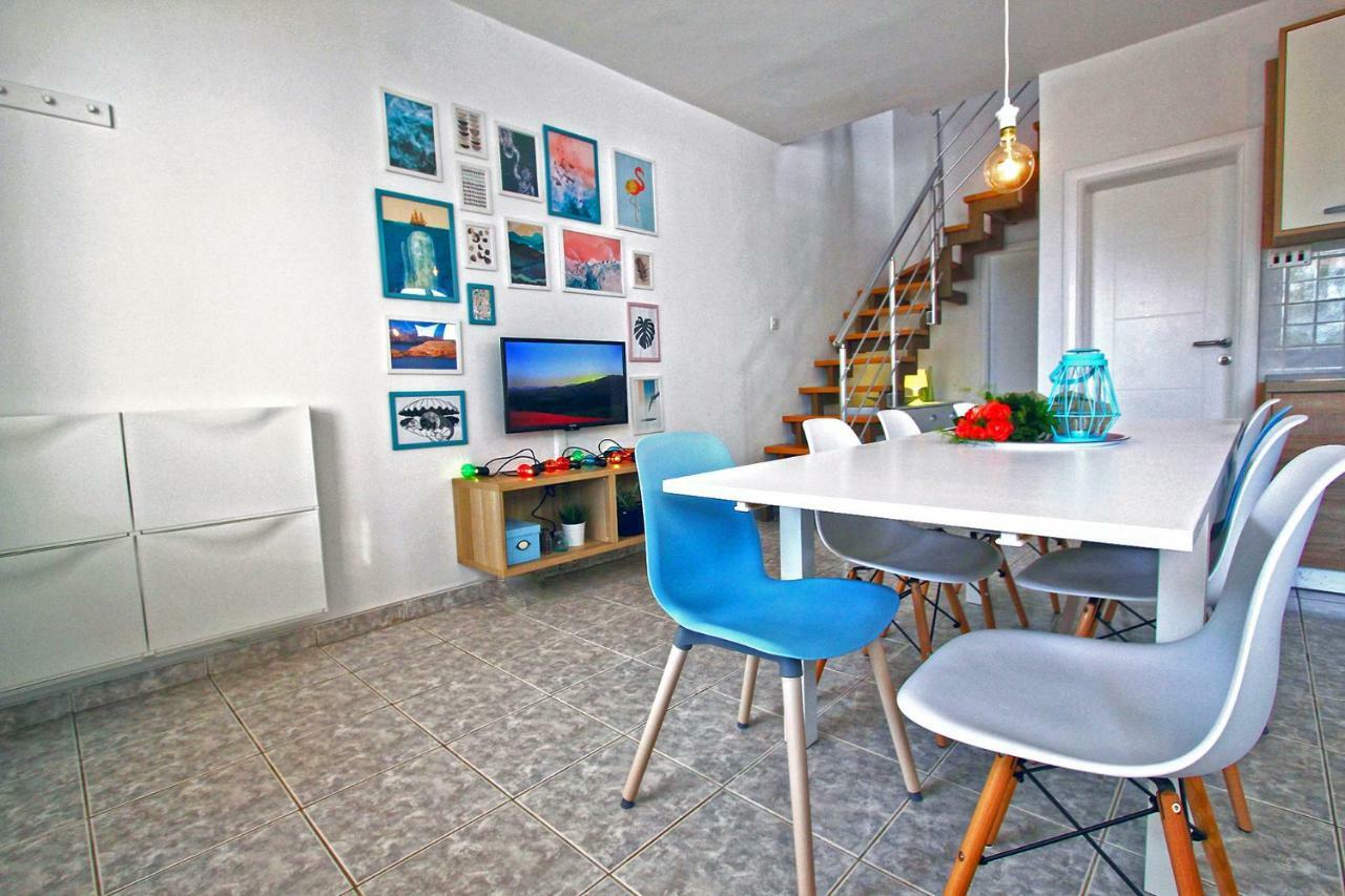 Beachfront Apartments Anita With Pool Karlobag Bagian luar foto